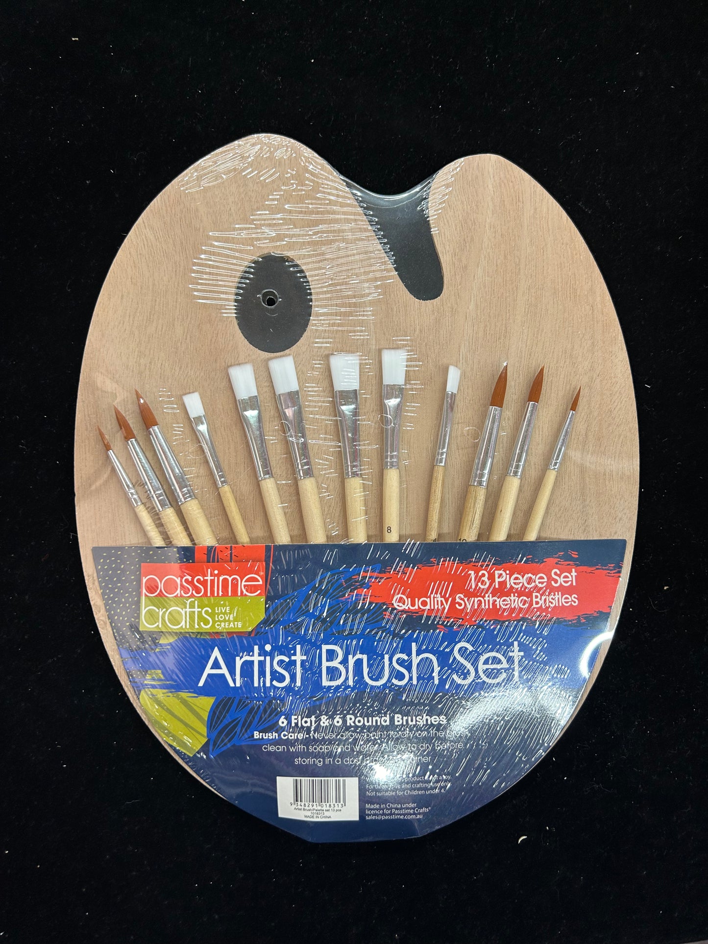 Synthetic Set of 12 & wooden palette